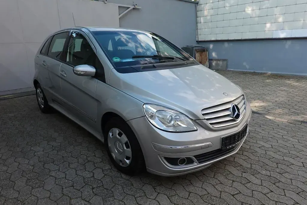 Używany Mercedes B170 116 KM (85 kW) 2005 Srebrny Minivan