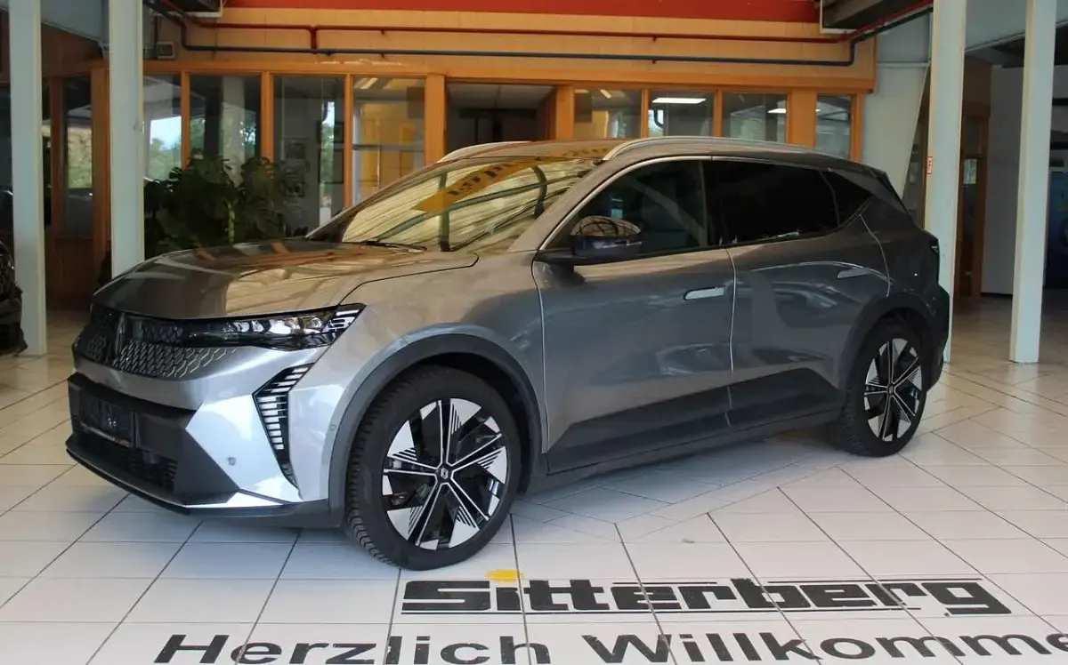 Gebraucht Renault Scenic E-Tech Techno 160 kW (218 PS) 2025 Dolomitgrau metallic (metallic) SUV