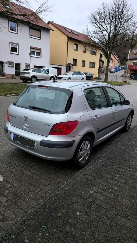Gebraucht Peugeot 307 109 PS (80 kW) 2002 Silber Kleinwagen