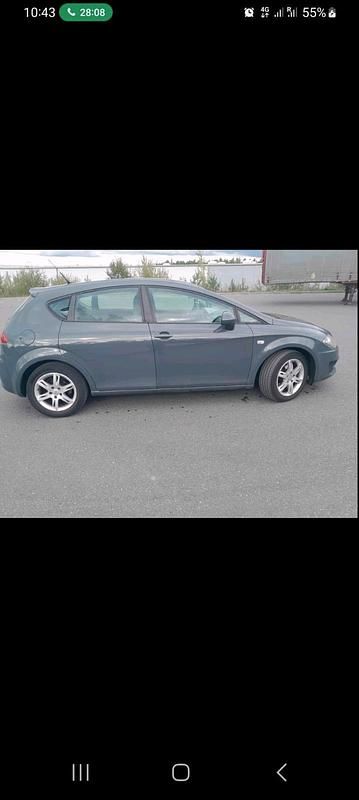 Grau Gebraucht 2010 Seat Leon Kleinwagen | 3.000 € (Fairer Preis) - Bild 1/4