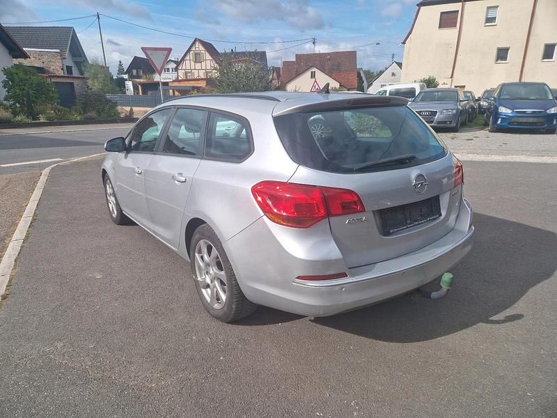 Gebraucht Opel Astra 110 PS (80 kW) 2013 Silber Kombi