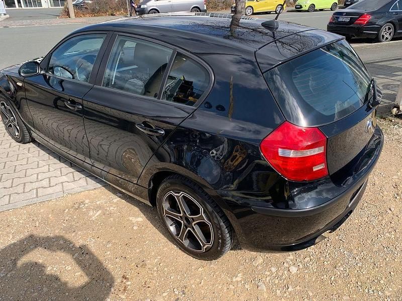 Gebraucht BMW 118 Advantage 143 PS (105 kW) 2009 Schwarz Kleinwagen