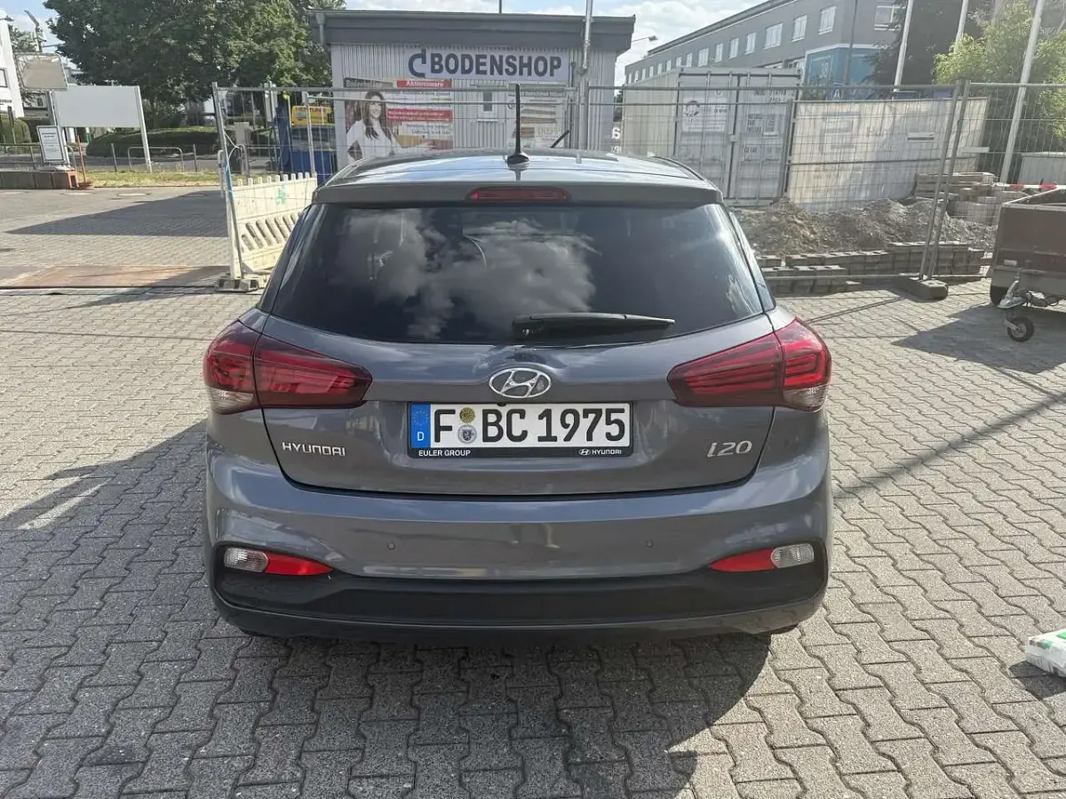 Gebraucht Hyundai i20 YES! 84 PS (61 kW) 2020 Grau Kleinwagen