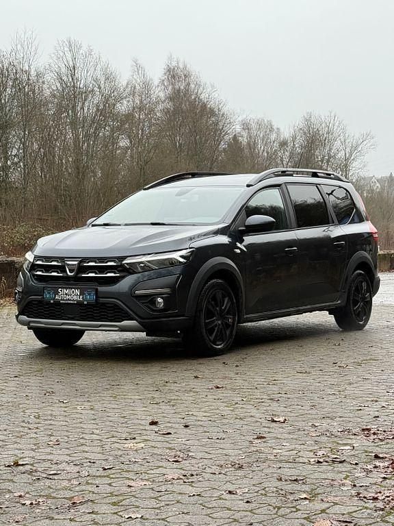 Grau Gebraucht 2022 Dacia Jogger Expression Van / Kleinbus | 12.990 € (Superpreis) - Bild 1/3