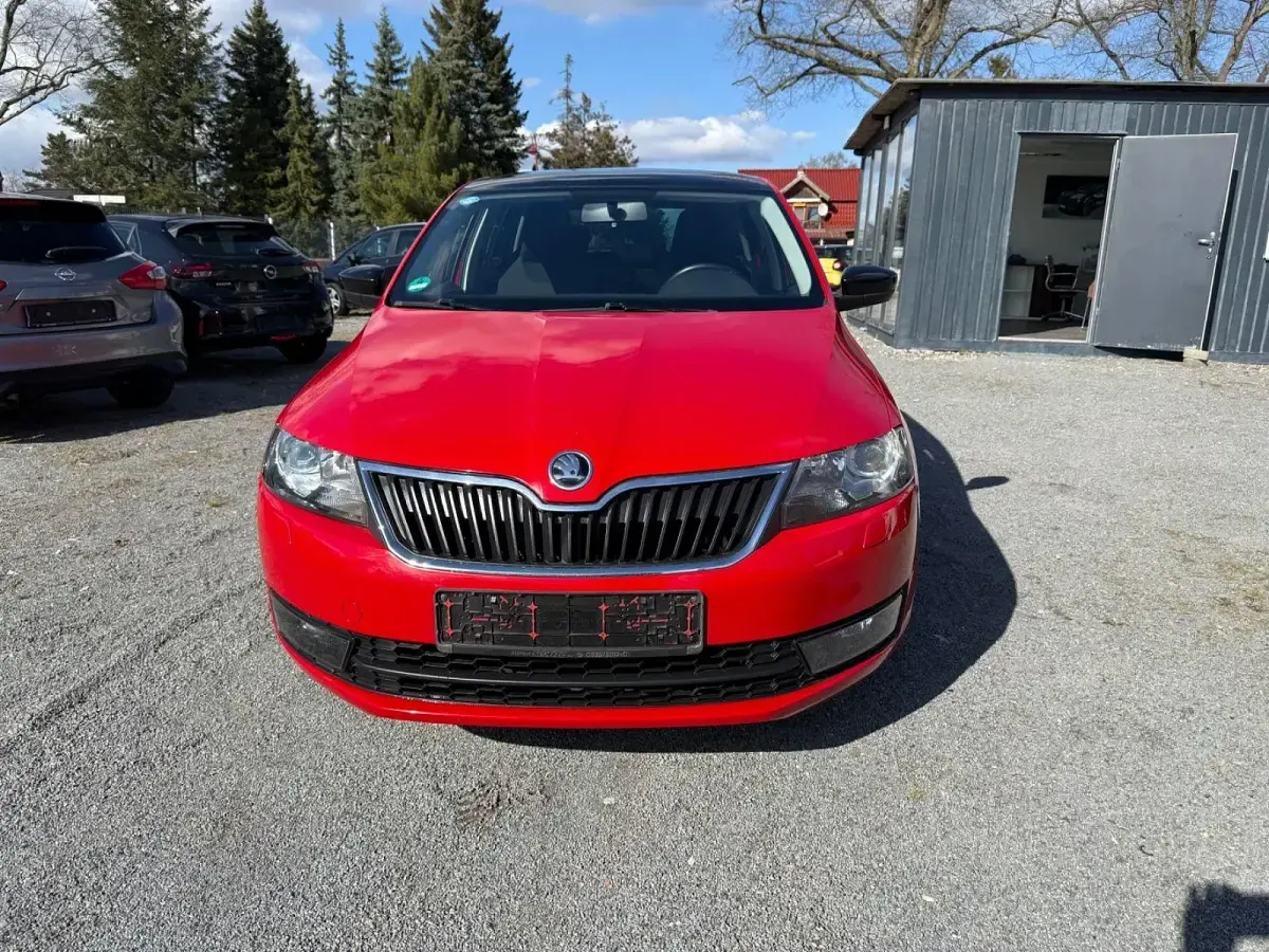 Gebraucht Skoda Rapid 105 PS (77 kW) 2015 Rot Kleinwagen