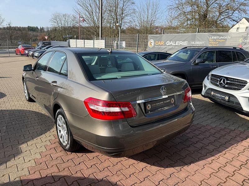 Gebraucht Mercedes E220 170 PS (125 kW) 2009 Grau Limousine
