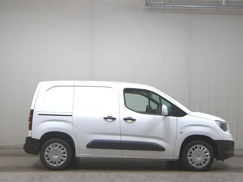 Jade weiss Gebraucht 2021 Opel Combo Limousine | 13.480 € (Superpreis) - Bild 1/4