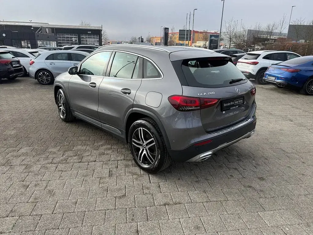 Usata Mercedes GLA200 Progressive 163 CV (119 kW) 2020 Grigio SUV