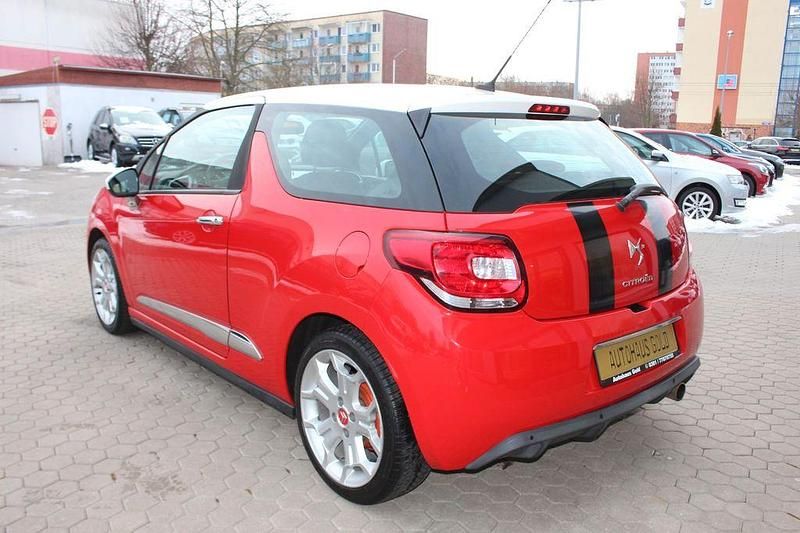 Gebraucht Citroën DS3 Chic 95 PS (69 kW) 2012 Rot Kleinwagen