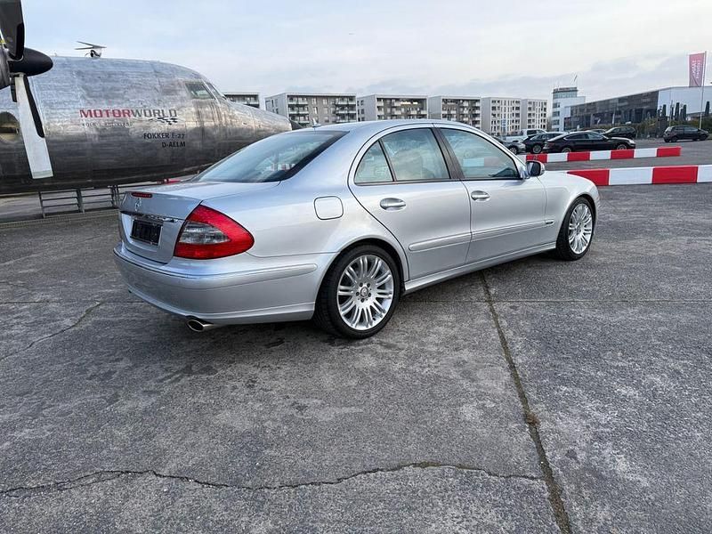 Gebraucht Mercedes E350 292 PS (214 kW) 2008 Silber Limousine