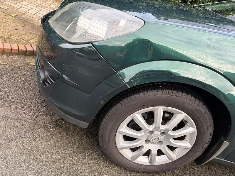 Gebraucht Opel Astra 115 PS (84 kW) 2004 Grün Kleinwagen