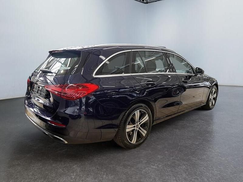 Gebraucht Mercedes C300 Avantgarde 265 PS (194 kW) 2023 Blau Limousine