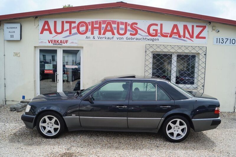 Gebraucht Mercedes E500 326 PS (239 kW) 1993 Schwarz Limousine