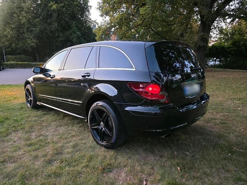 Gebraucht Mercedes R320 224 PS (164 kW) 2006 Schwarz Van / Kleinbus