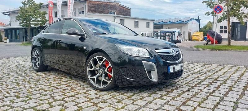 Schwarz Gebraucht 2012 Opel Insignia OPC Limousine | 17.999 € - Bild 1/4