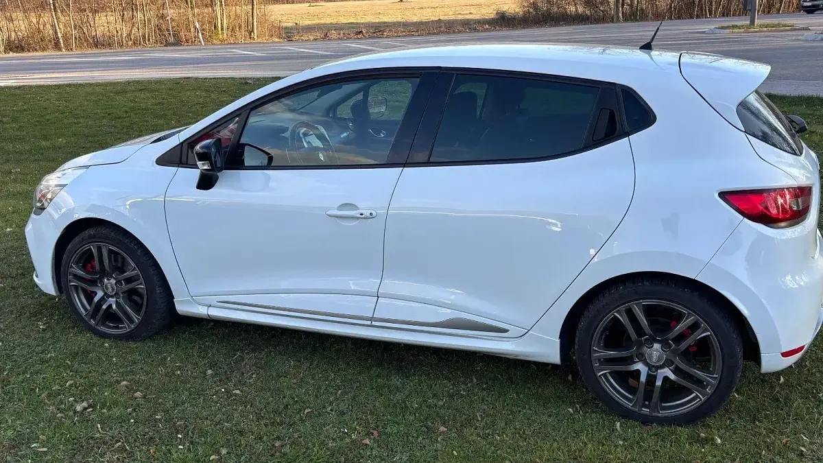 Gebraucht Renault Clio IV R.S. 200 PS (147 kW) 2015 Weiß Limousine