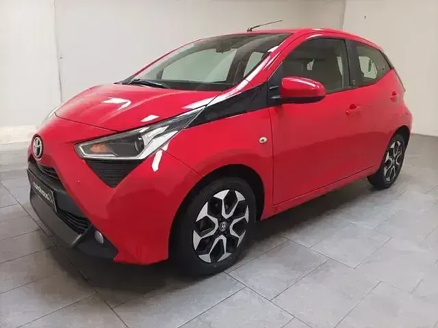 Gebraucht Toyota Aygo Team 72 PS (52 kW) 2021 Rot Kleinwagen