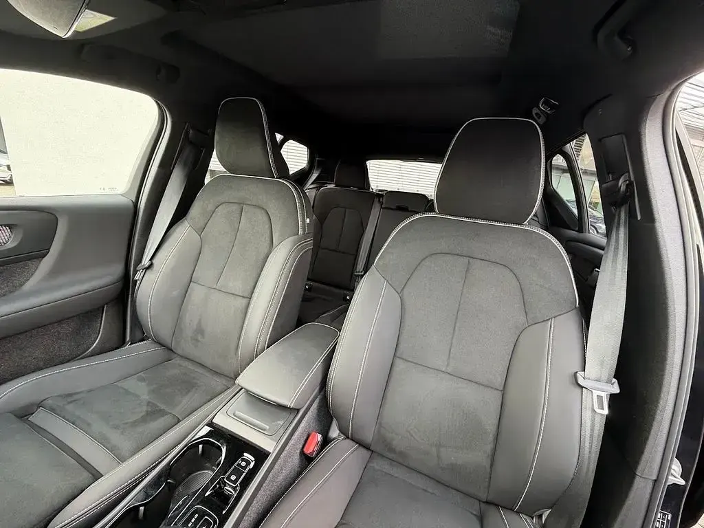 Gebraucht Volvo XC40 Plus 163 PS (119 kW) 2024 Schwarz SUV