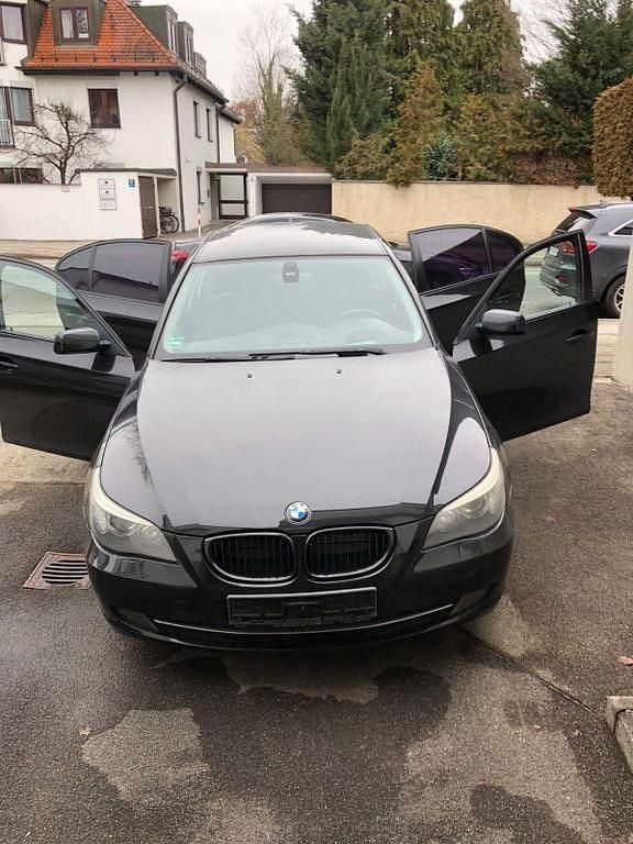 Gebraucht BMW 520 177 PS (130 kW) 2008 Schwarz Limousine