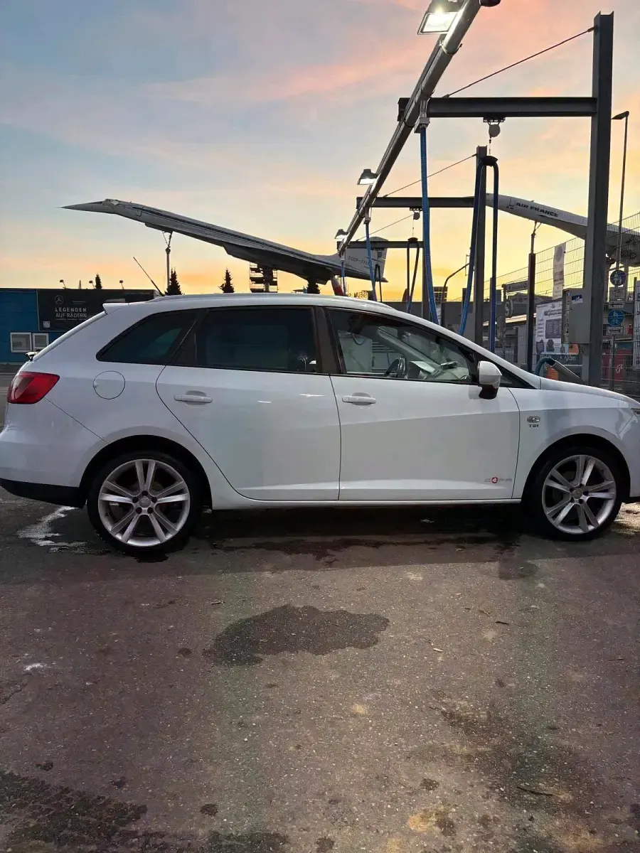 Gebraucht Seat Ibiza ST 2011 Weiß Kombi