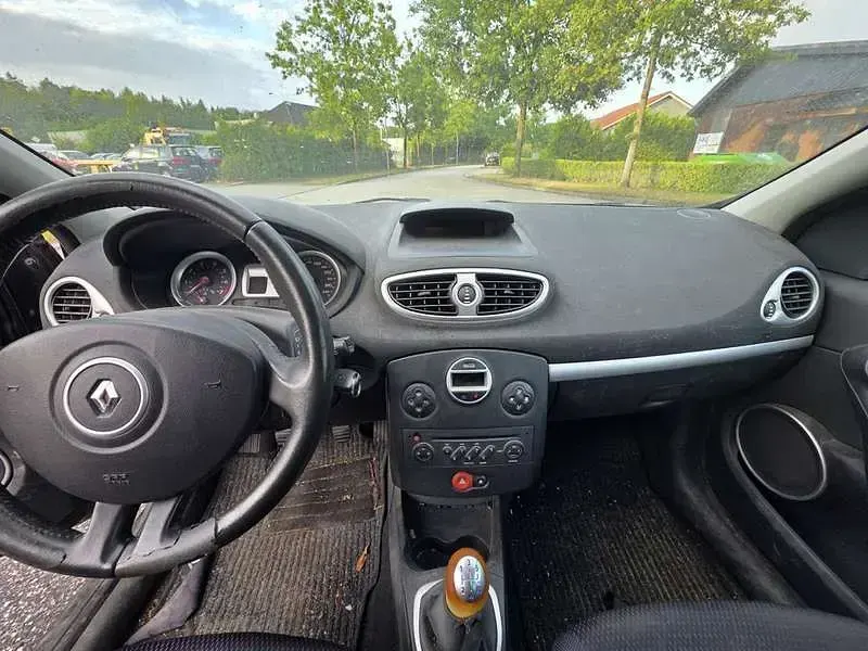 Gebraucht Renault Clio GrandTour Dynamique 101 PS (74 kW) 2008 Kombi