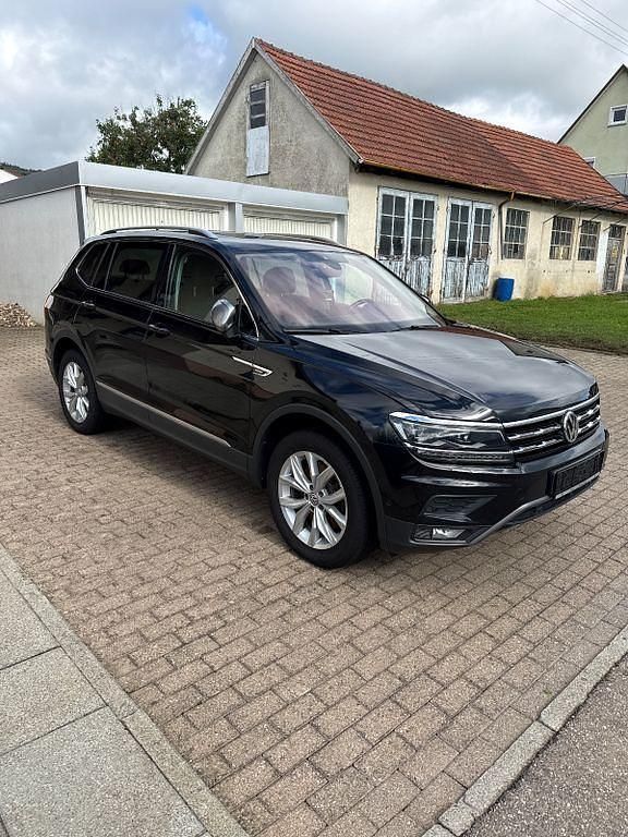 Schwarz Gebraucht 2020 VW Tiguan Allspace SUV | 35.500 € (Fairer Preis) - Bild 1/4