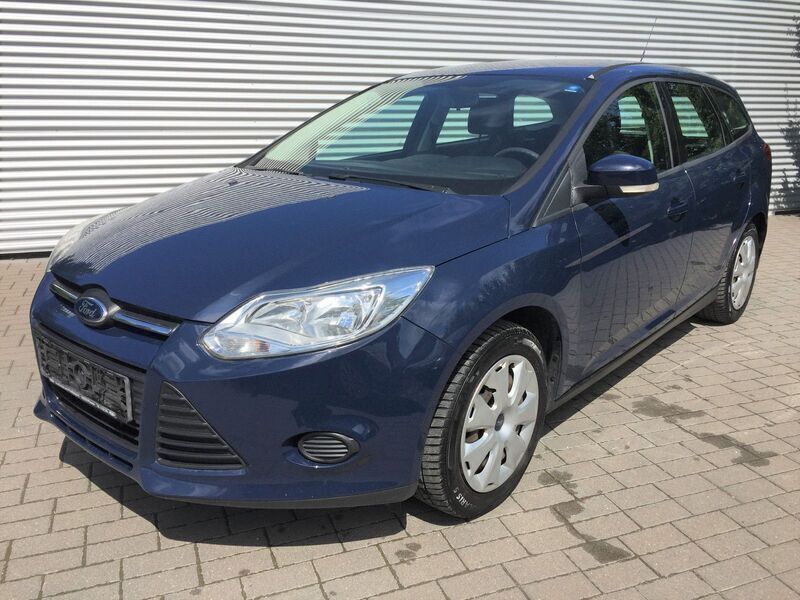 Blau Gebraucht 2014 Ford Focus Trend Kombi | 3.990 € (Guter Preis) - Bild 1/3