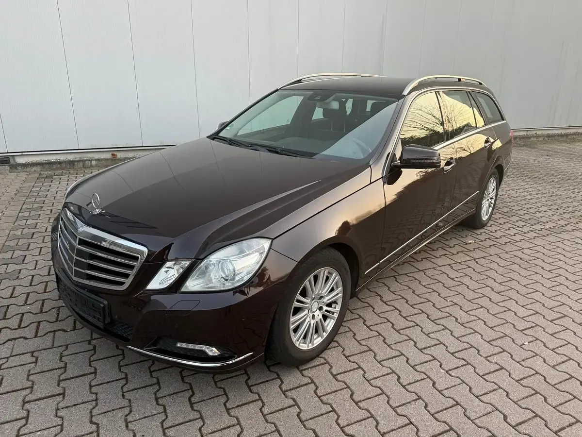 Usata Mercedes E250 204 CV (150 kW) 2011 Andere farben Station wagon