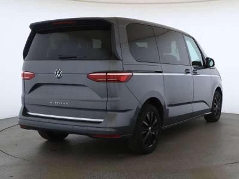 Gebraucht VW Multivan Style 150 PS (110 kW) 2025 Grau Van