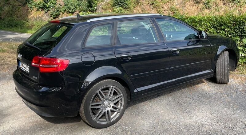 Gebraucht Audi A3 Sportback 125 PS (91 kW) 2011 Schwarz Kleinwagen
