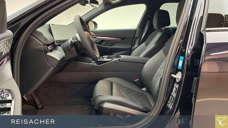 Neu BMW 540 Performance 303 PS (222 kW) 2026 Carbonschwarz metallic Kombi
