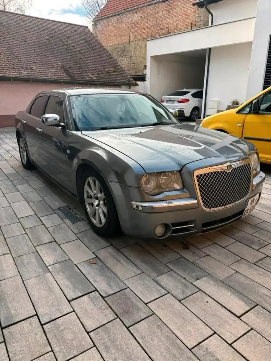 Usado Chrysler 300C 218 CV (160 kW) 2006 Plateado Berlina