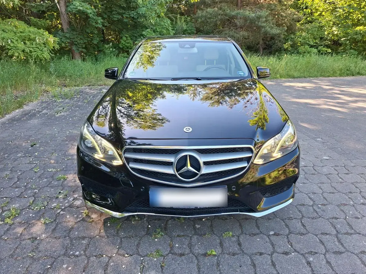 Gebraucht Mercedes E220 170 PS (125 kW) 2013 Schwarz Limousine