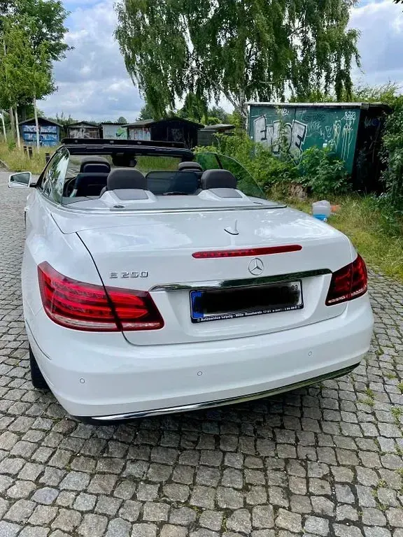 Gebraucht Mercedes E250 211 PS (155 kW) 2016 Weiß Cabrio