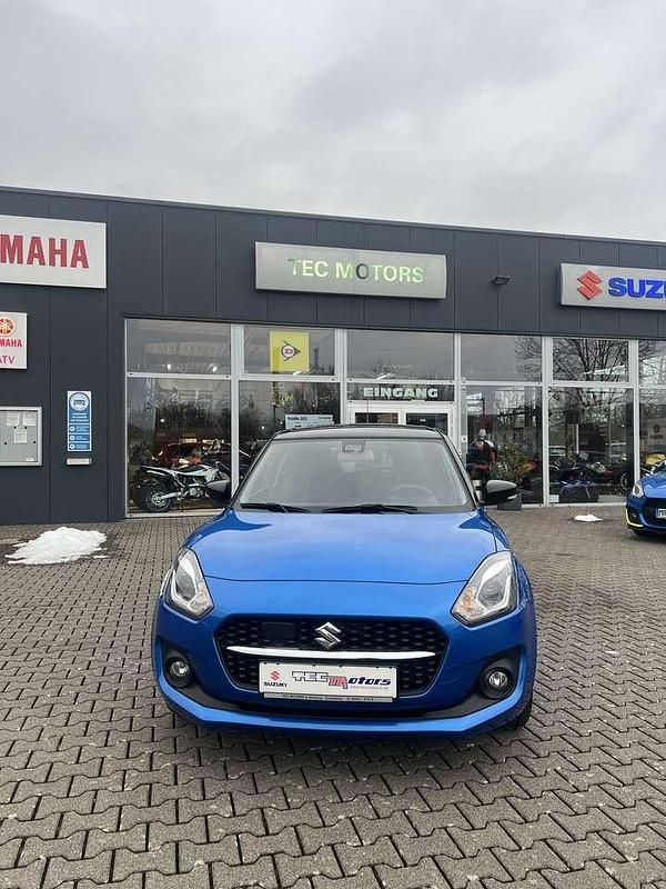 Gebraucht Suzuki Swift Comfort+ 83 PS (61 kW) 2022 Speedy/super black pearl met. Kleinwagen