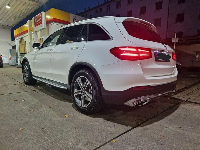 Gebraucht Mercedes GLC250 204 PS (150 kW) 2017 Weiß SUV