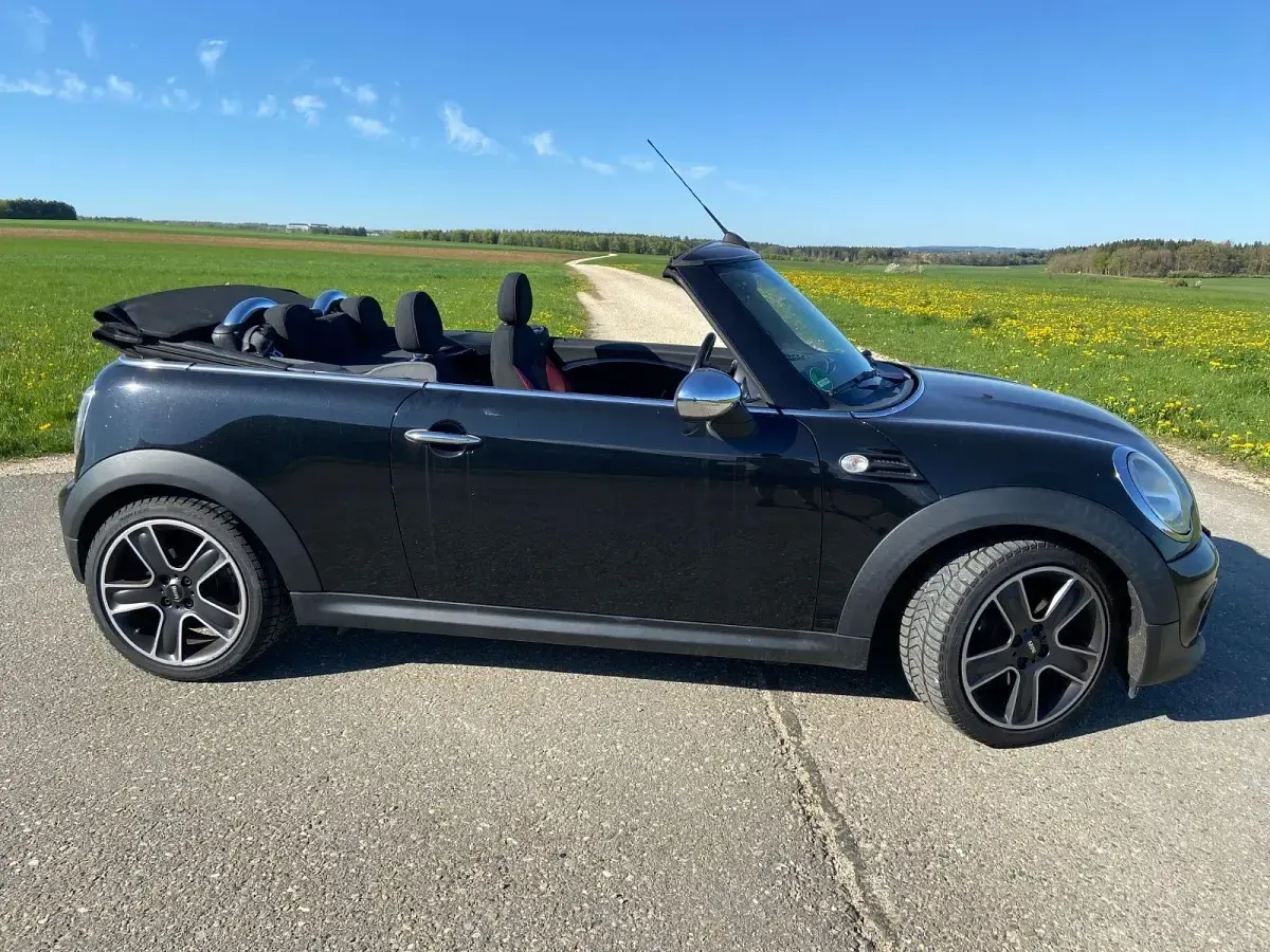 Gebraucht Mini Cooper Cabriolet 122 PS (89 kW) 2011 Schwarz Cabrio