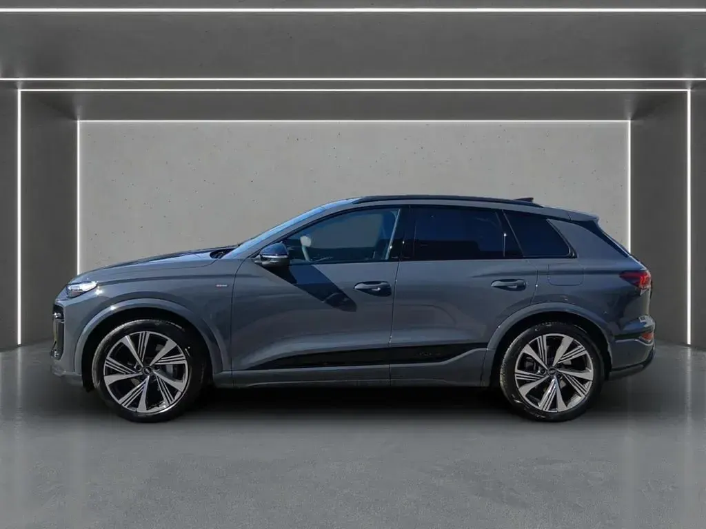 Nowe Audi Q6 e-tron S-Line 314 kW (428 KM) 2026 Szary SUV