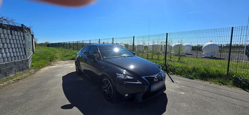 Gebraucht Lexus IS300h 223 PS (164 kW) 2016 Schwarz Limousine