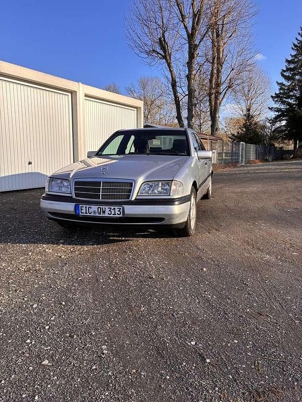 Gebraucht Mercedes C180 122 PS (89 kW) 1993 Limousine