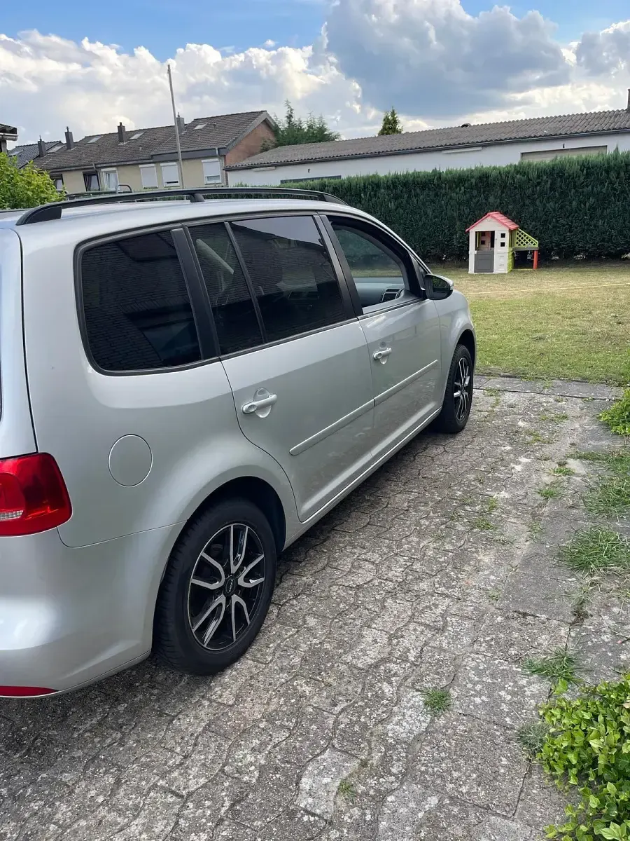 Gebraucht VW Touran 150 PS (110 kW) 2011 Grau Van / Kleinbus