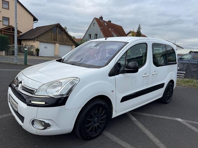 Weiß Gebraucht 2013 Citroën Berlingo SELECTION Van / Kleinbus | 4.450 € (Guter Preis) - Bild 1/4
