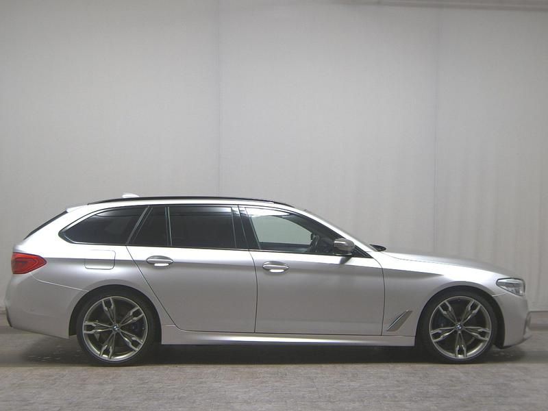 Gebraucht BMW M550 Performance 400 PS (294 kW) 2019 Grau Limousine