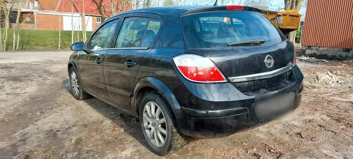 Gebraucht Opel Astra Elegance 125 PS (91 kW) 2004 Schwarz Limousine