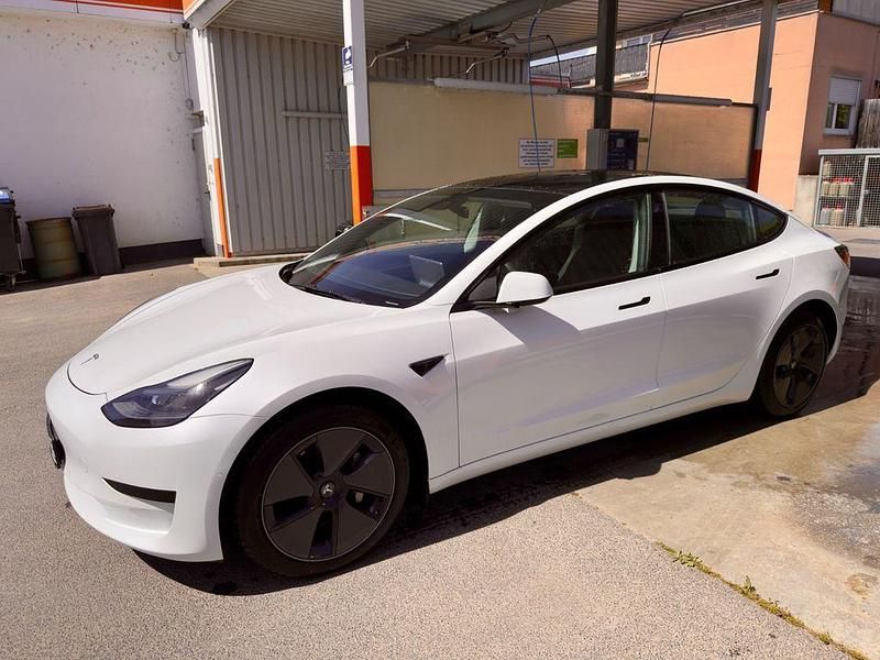 Usado Tesla Model 3 Standard Range Plus 225 kW (306 CV) 2021 Blanco Berlina