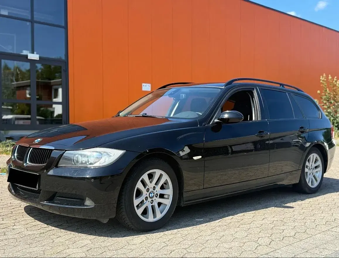Gebraucht BMW 318 140 PS (102 kW) 2007 Schwarz Kombi