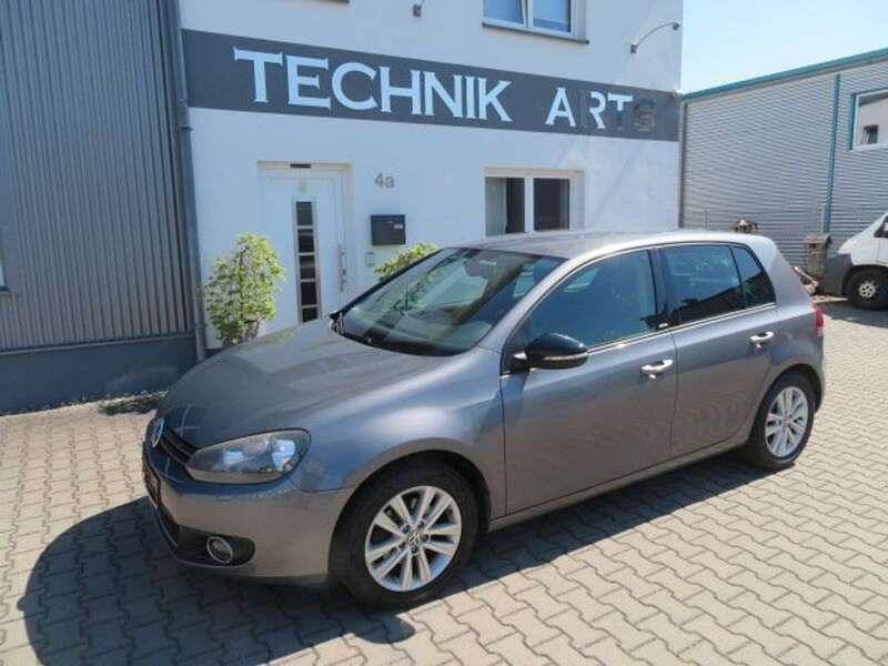 Grau Gebraucht 2012 VW Golf VII Style Limousine | 3.899 € (Guter Preis) - Bild 1/4