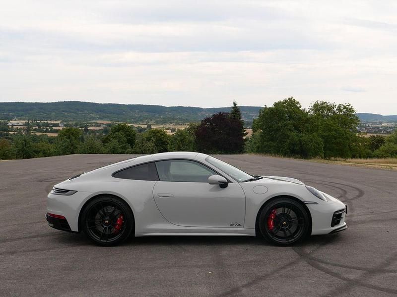 Grau Gebraucht 2022 Porsche 911 Carrera GTS Coupé | 145.000 € (Guter Preis) - Bild 1/2