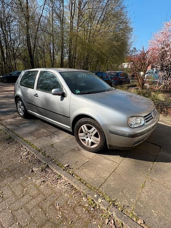 Gebraucht VW Golf IV 75 PS (55 kW) 2002 Silber Kleinwagen