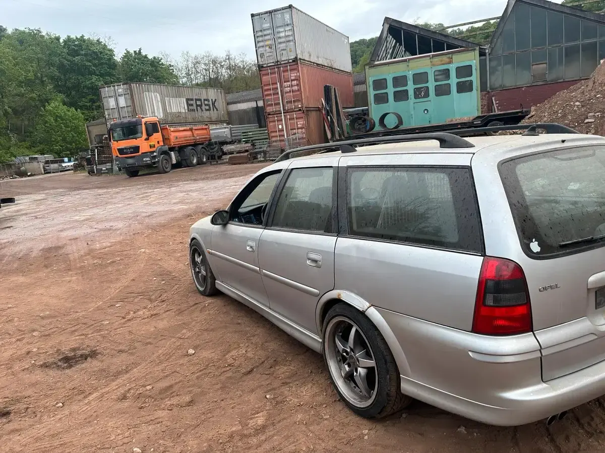 Gebraucht Opel Vectra 170 PS (125 kW) 2001 Silber Kombi